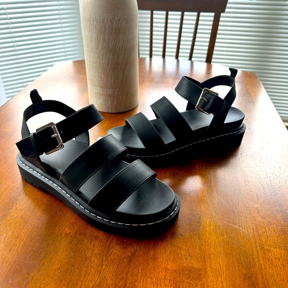Wild Fable Women’s Low Platform Strap Sandals Lug Sole Slides, Black 9